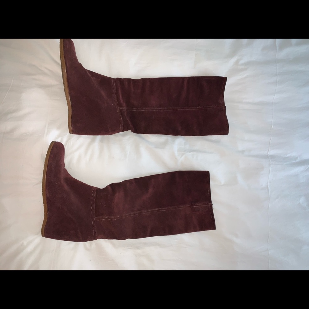 THE ORIGINAL CAR SHOE SUEDE BOOTS. NEVER WORN